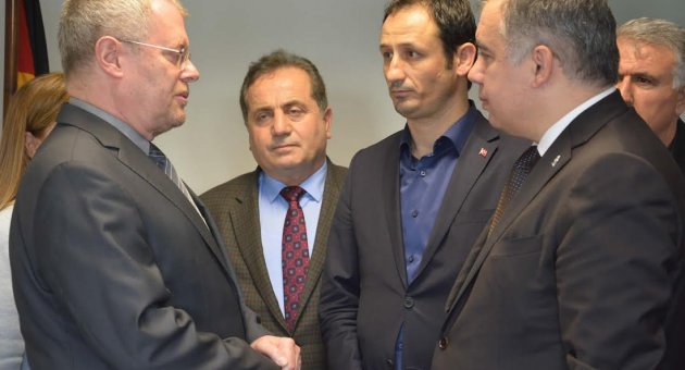 AK PARTİ İZMİR DIŞ İLİŞKİLERDEN DİPLOMASİ ATAĞI