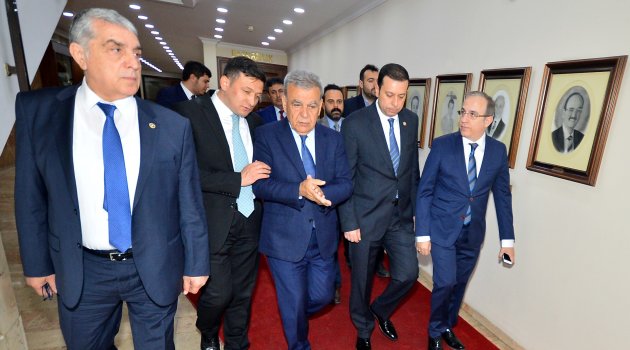 AK Partili vekillerden Başkan Kocaoğlu'na taziye