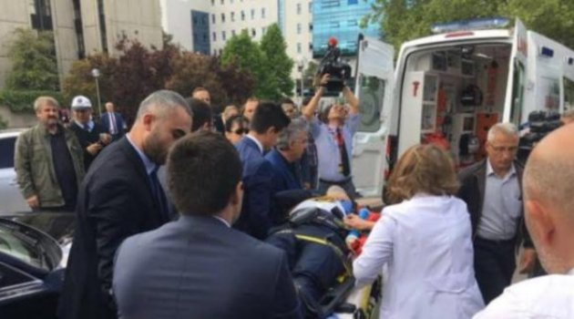 AK Partililer Meclis'te birbirini ezdi: Eski bakan hastaneye kaldırıldı!