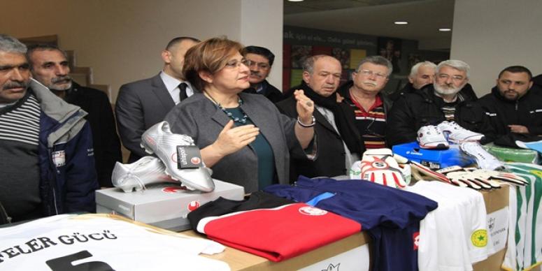 AMATÖRÜ SEVİNDİREN DESTEK