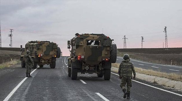 Askeri Aracın Geçişi Sırasında Patlama