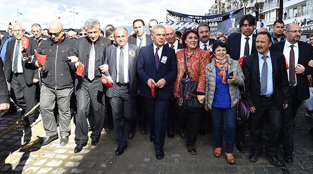 İzmir Ata'sı İçin Tek Yürek