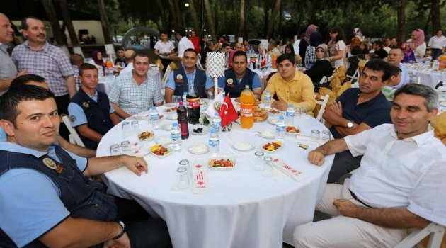 Ateş savaşçıları Manisa'da iftarda bir araya geldi