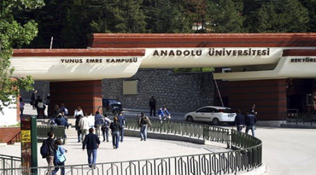 AÜ'de Barış İçin Akademisyenler Açığa Alındı