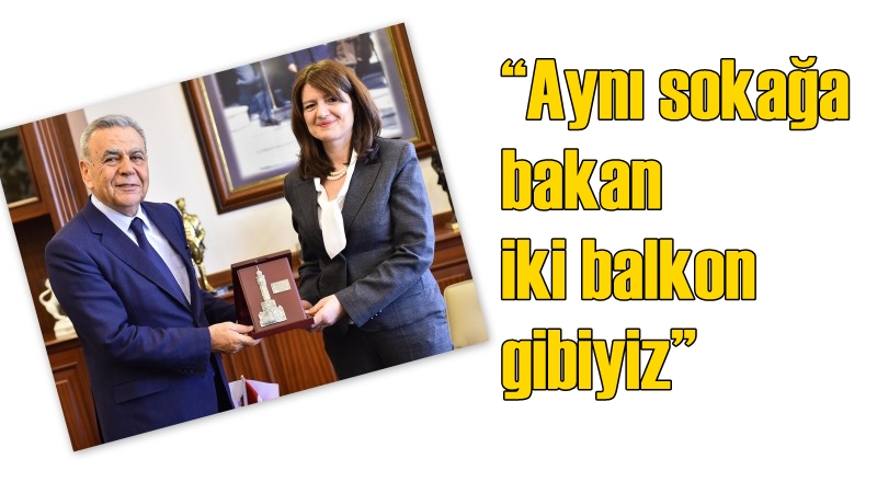 ”Aynı Sokağa Bakan İki Balkon Gibiyiz”