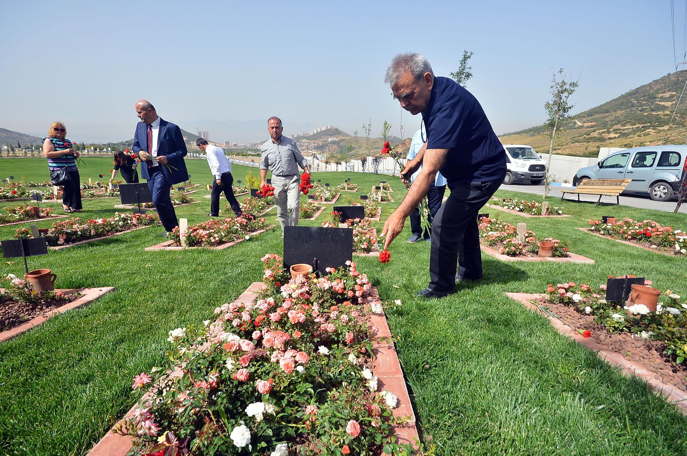 Aziz Kocaoğlu'ndan İnsanlık Görevi