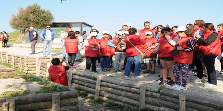 ÇANAKKALE GELİNCİK TARLASINA DÖNDÜ