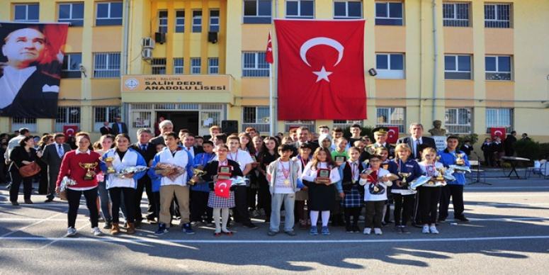29 EKİM BALÇOVA'DA KUTLANDI