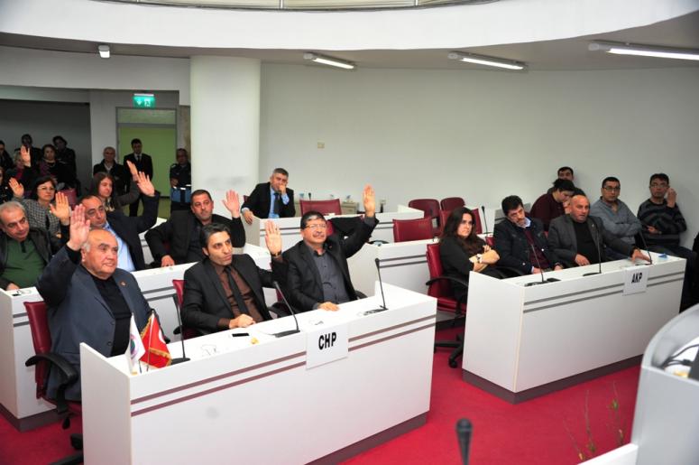 AKP BALÇOVA CEMEVİ’NDE ÇEKİMSER