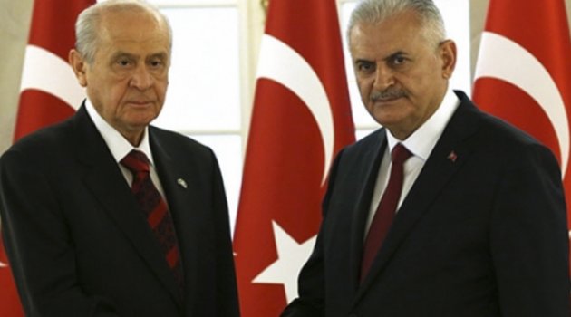 Başbakan Binali Yıldırım ve Devlet Bahçeli TBMM'de Bir Araya Geldi