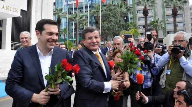 Başbakan Davutoğlu ve Çipras İzmir'de buluştu