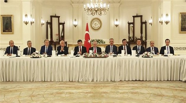 Başbakan Yıldırım AK Parti’li Eski Bakanlarla Buluştu