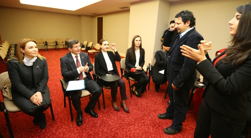 AK PARTİ İŞARET DİLİ ÖĞRENİYOR