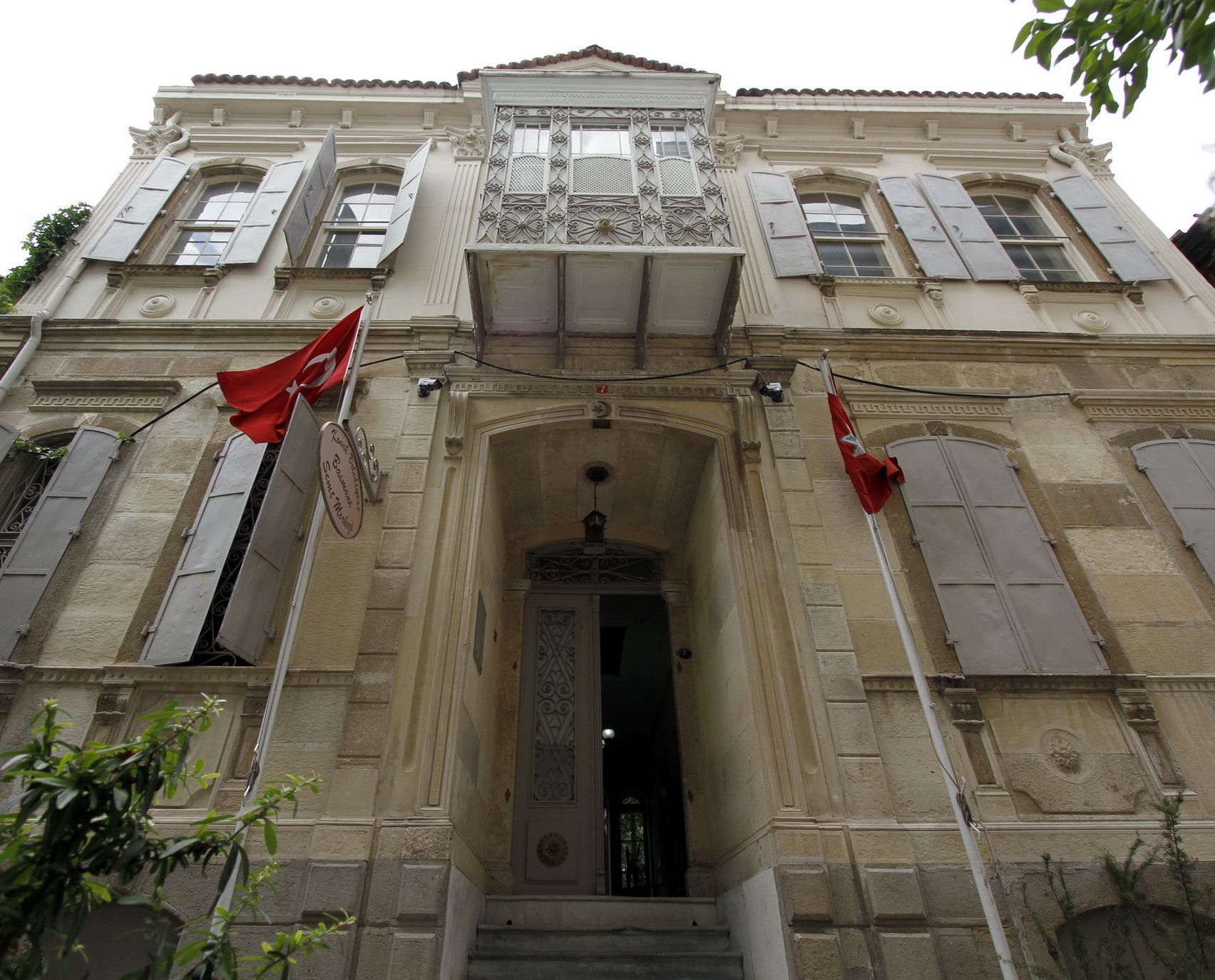 KAZANAN KONAK OLDU