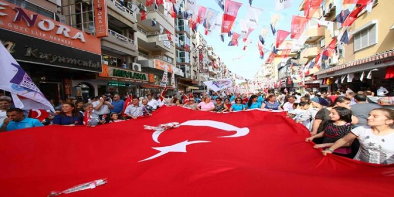 BAYRAKLI'DA GENÇLERİN FESTİVALİ BAŞLADI