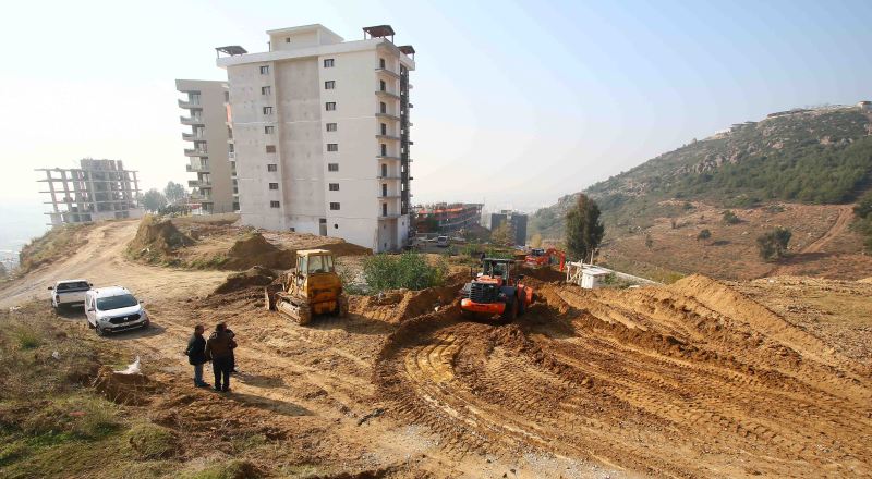 BAYRAKLI.'DA YENİ YOLLAR AÇILIYOR