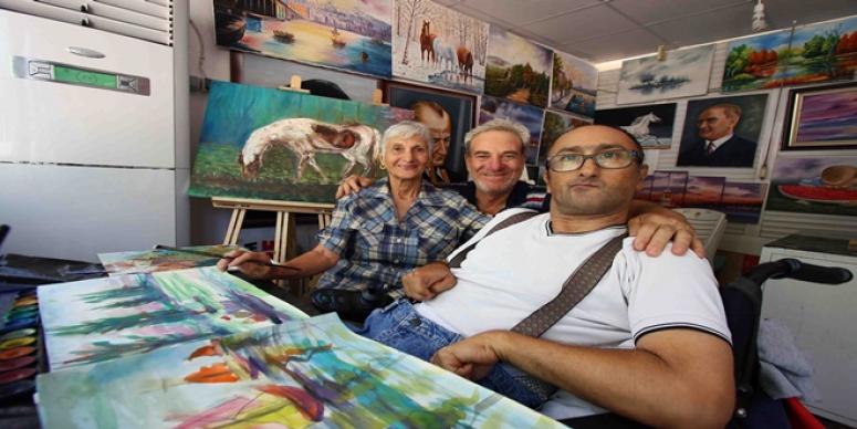 AZMETTİ, RESİM YAPTI, ŞİMDİ SIRA SERGİDE