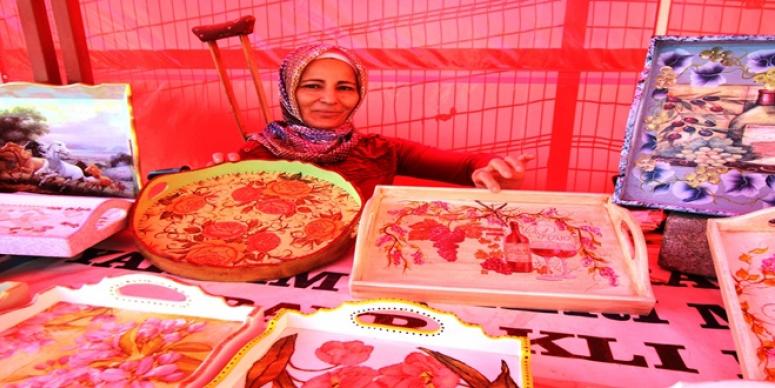 BAYRAKLI’DA ENGELLİLER HEM MESLEK HEM DE İŞ SAHİBİ OLUYOR