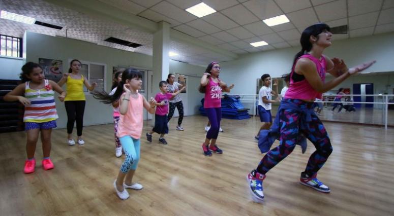 BAYRAKLI'DA ÇOCUKLAR İÇİN ZUMBA ZAMANI