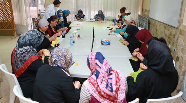 Bayraklı’da Kurslar Kadınları Meslek Sahibi Yapıyor