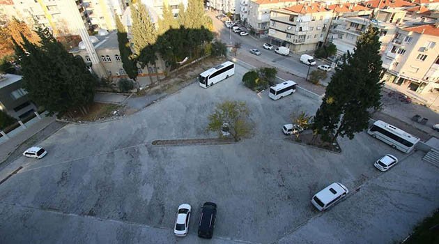 Bayraklı’da “Otopark” Sorununa Neşter