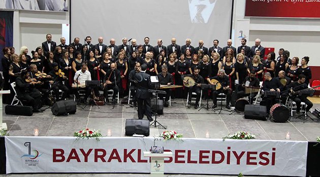 Bayraklı’da Şarkılar Atatürk İçin Söylendi