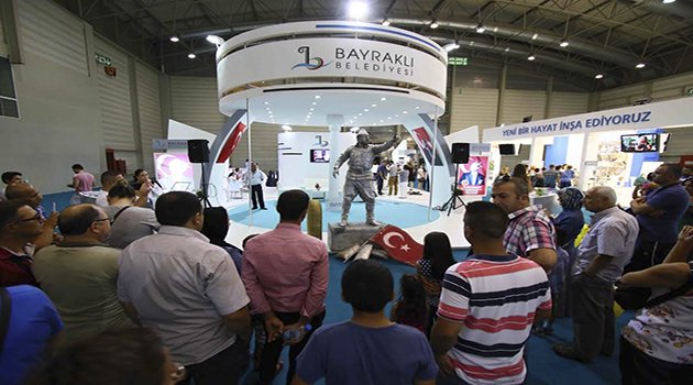 Bayraklı Standı “Ünlüleri” Ağırlayacak