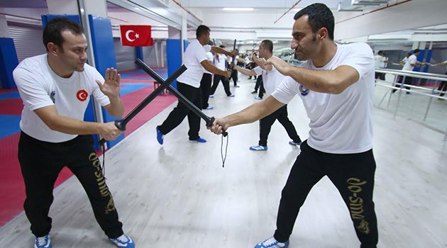 Bayraklı Zabıtası “Savunma Sanatı” Öğreniyor