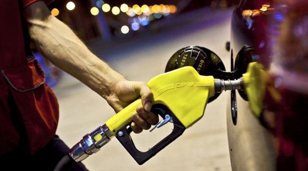 Benzin ve Motorine Gece Yarısı Zam Geliyor