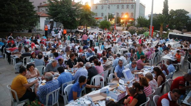 Bereket Sofraları Büyüyor