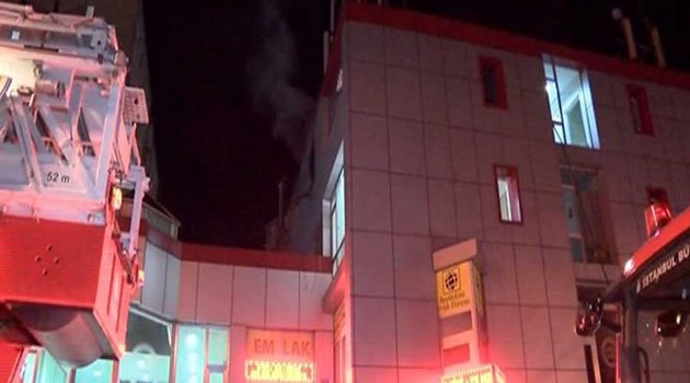 Beylikdüzü’nde HDP Binasına Saldırı