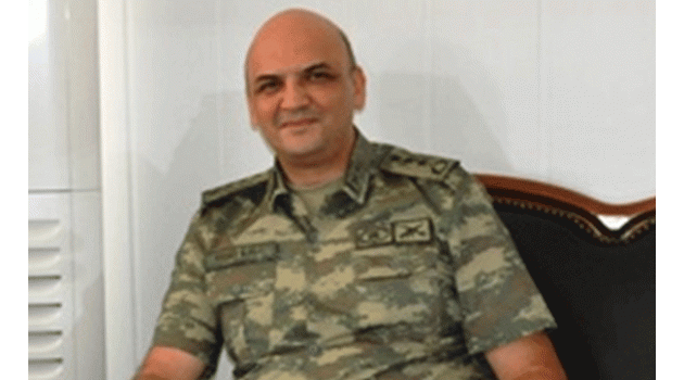 Bir General Daha Firar Etti