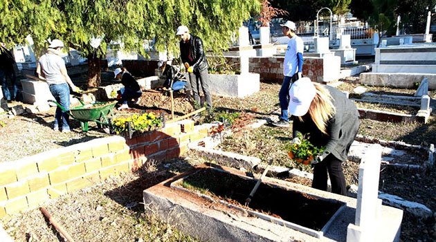 Bornova’da Gençlerden Alkışlanacak Hareketler