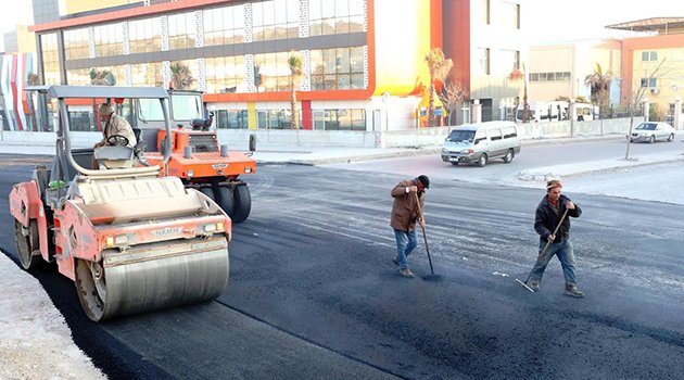 Bornova’da Yollar Yenileniyor Ulaşım Rahatlıyor