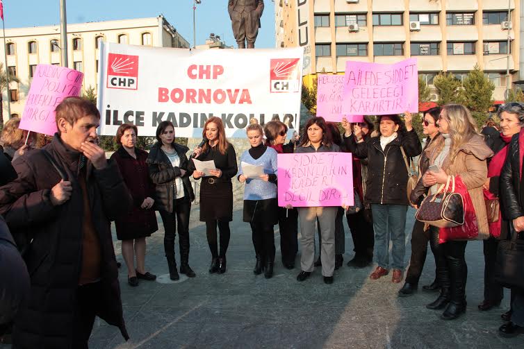 BORNOVALI KADINLAR ŞİDDETE İSYAN ETTİ