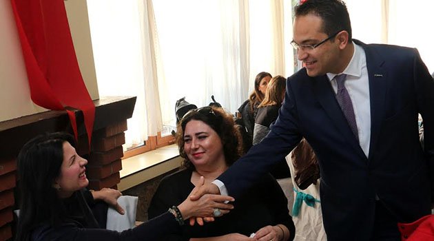 Bornova'da Eğitim Neferlerine Pastalı Kutlama