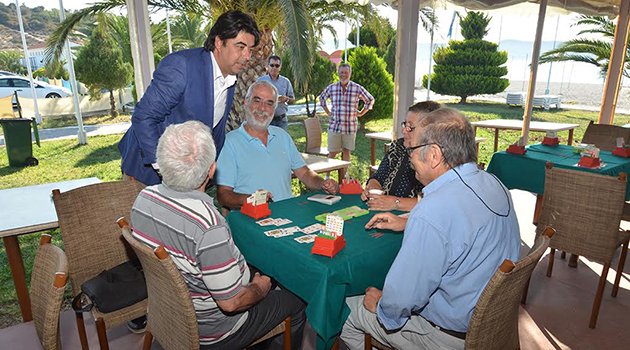 Briç severler Foça'da Buluştu
