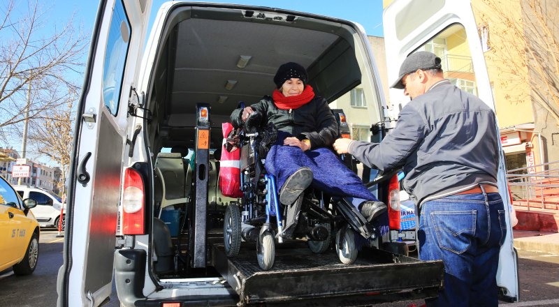 BUCA'DA ENGELLİLERE ÜCRETSİZ SERVİS