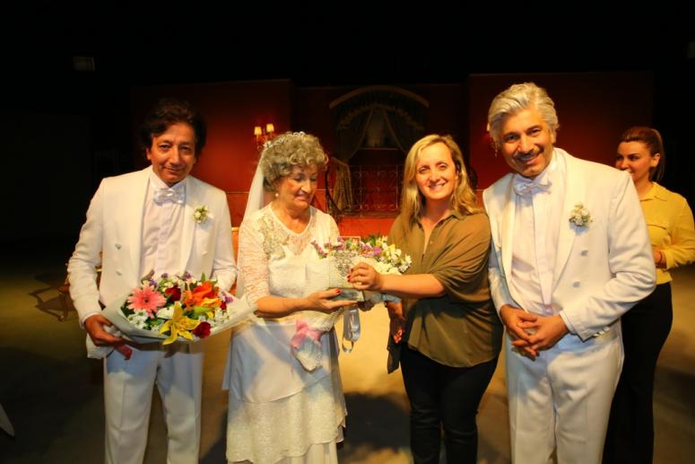 UYGUR KARDEŞLERLE KAHKAHA DOLU BİR GECE