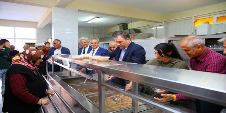 AŞURELER PİRİŞTİNA VE ÇAM’DAN