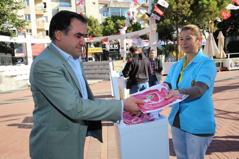 BUCA 28 EKİM AKŞAMI KIRMIZIYA BOYANACAK “CUMHURİYET İÇİN BAYRAĞINI AL GEL”