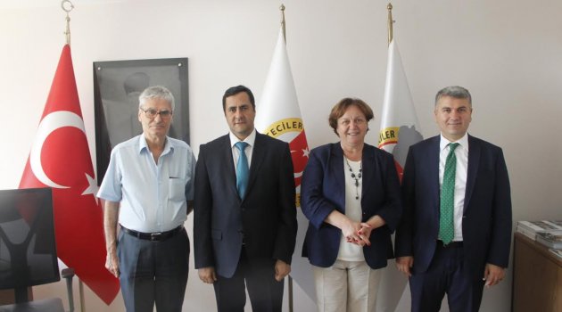 CANBEY: BASINA HİZMET İÇİN VARIZ