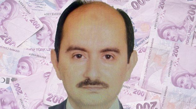 Çatıda İki Çanta Dolusu Parayla Yakalandı