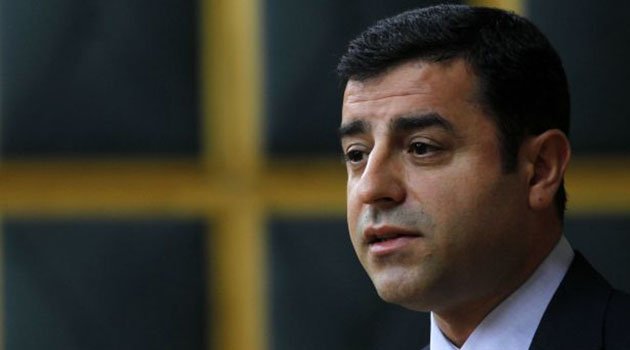 Cezaevindeki Demirtaş'tan İlk Görüntü