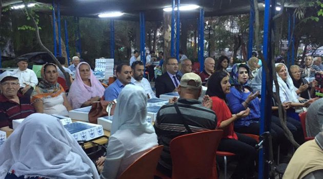 CHP Konak İlçe Örgütü Gürçeşme Huzur Evini Ziyaret Etti