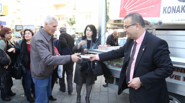 CHP Konak, şehitler için lokma döktürdü
