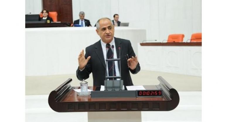MUSA ÇAM: 'ÖĞRETMENLERİMİZE MECLİSTEN BİR ARMAĞAN BEKLİYORUZ'