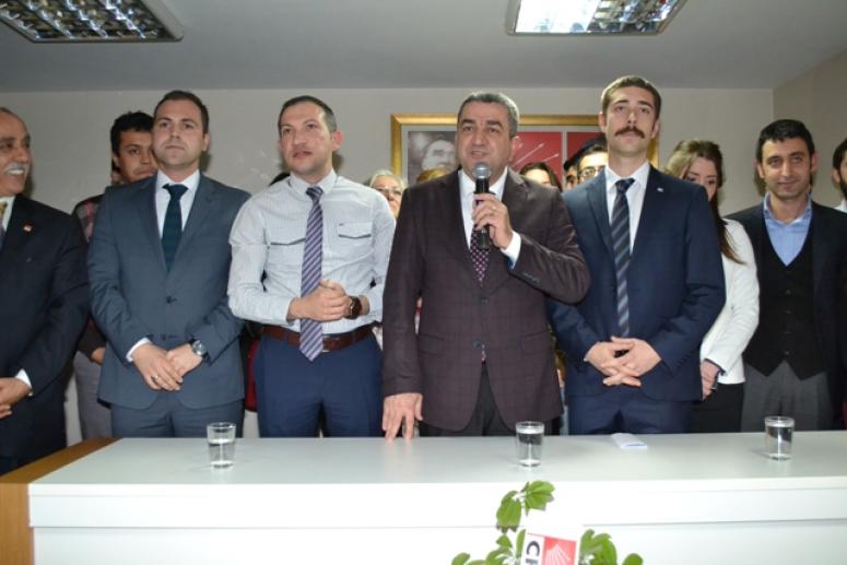 CHP İZMİR GENÇLİĞİNDE DEVİR TESLİM