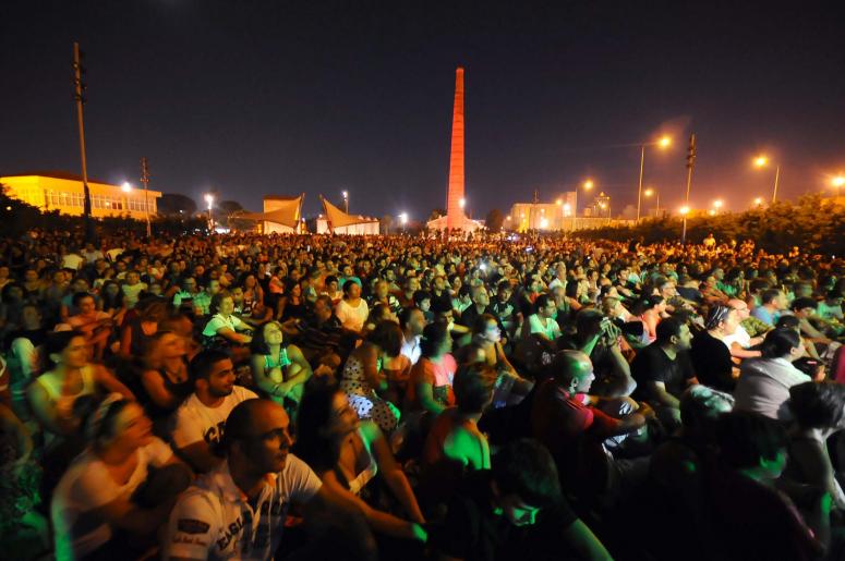 YAS KONSERLERİ İPTAL ETTİRDİ!