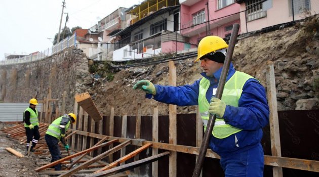 Çöken yolun onarımı başladı